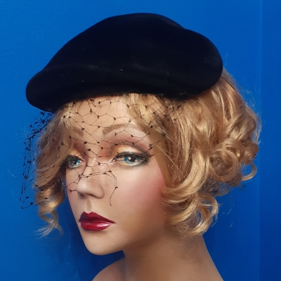 Vtg Midi Made in France Black Hat with Veil - Picture 2 of 5